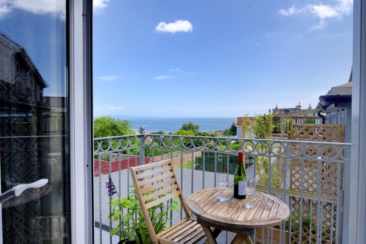 Bay View Apartment Lyme Regis Exterior photo